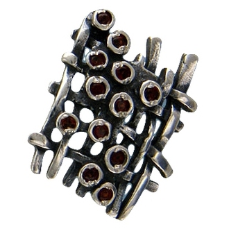 Подвеска с гранатом из серебра 925 пробы