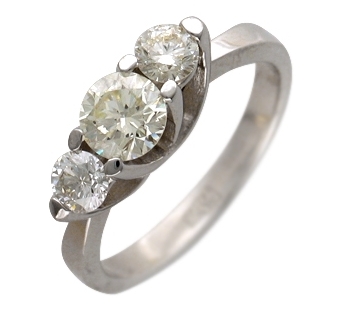 Кольцо из белого золота 750 пробы с бриллиантом